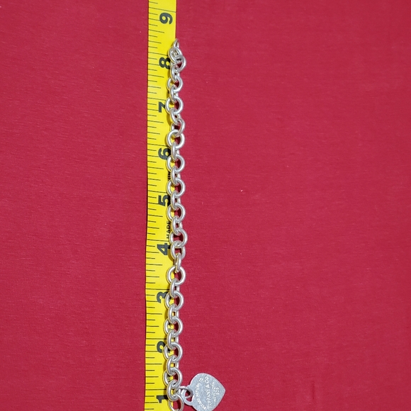Return to Tiffany&Co Heart toggle bracelet - Picture 13 of 13